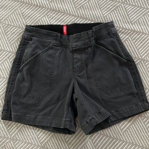 Spanx stretch twill shorts 5” in “washed black”. Size XS